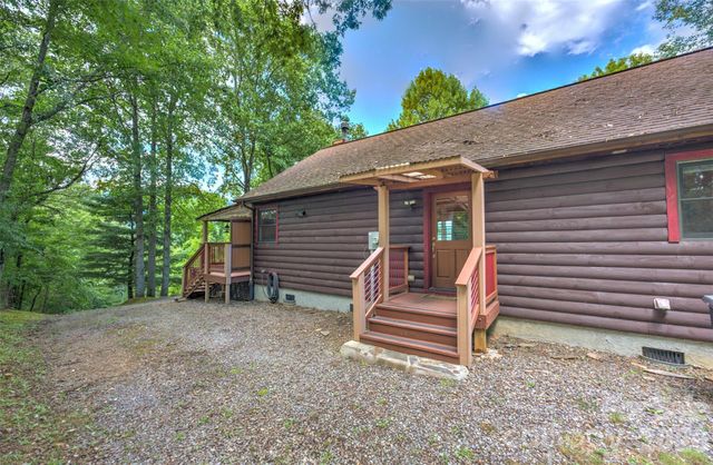 612 Whispering Winds Road, Waynesville, NC 28785