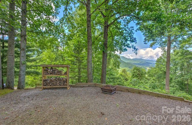 612 Whispering Winds Road, Waynesville, NC 28785