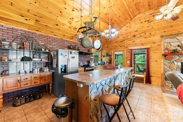 612 Whispering Winds Road, Waynesville, NC 28785