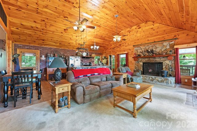 612 Whispering Winds Road, Waynesville, NC 28785