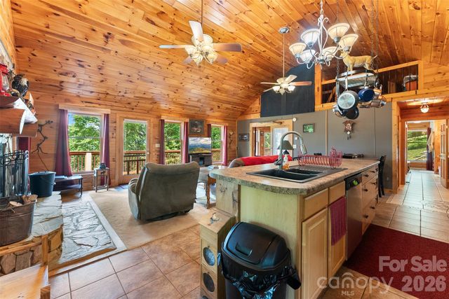 612 Whispering Winds Road, Waynesville, NC 28785