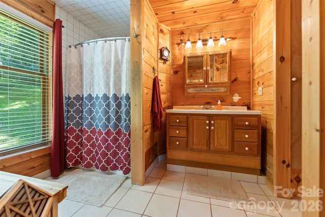 612 Whispering Winds Road, Waynesville, NC 28785