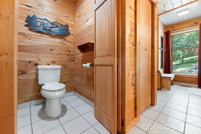 612 Whispering Winds Road, Waynesville, NC 28785