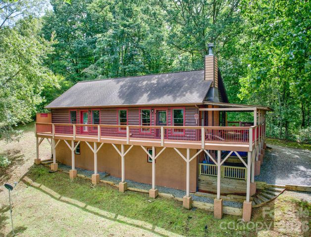 612 Whispering Winds Road, Waynesville, NC 28785