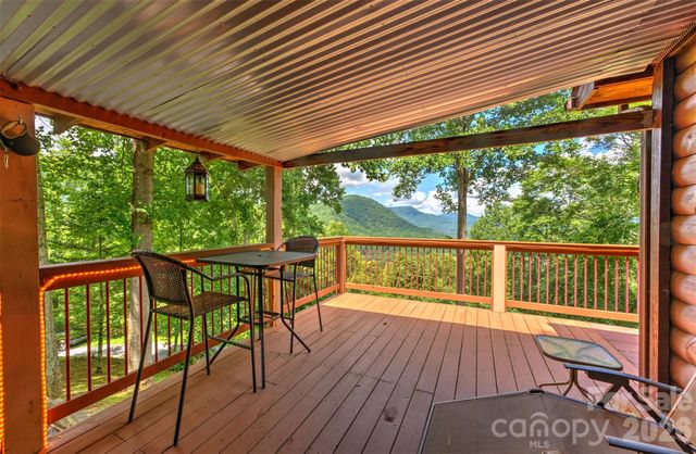 612 Whispering Winds Road, Waynesville, NC 28785