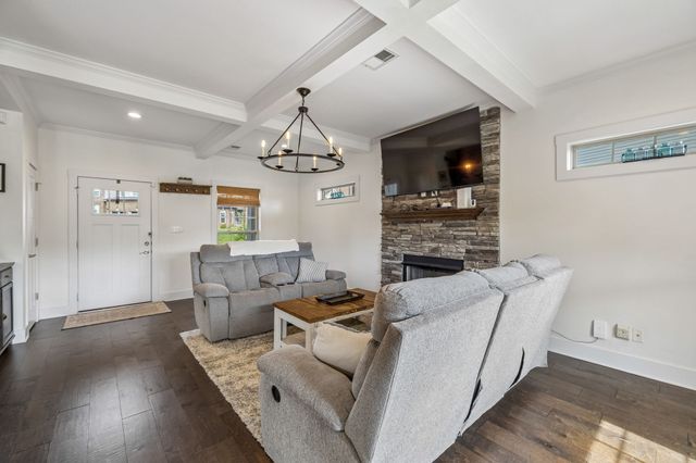 1035 Barnhill Rd, Clarksville, TN 37043