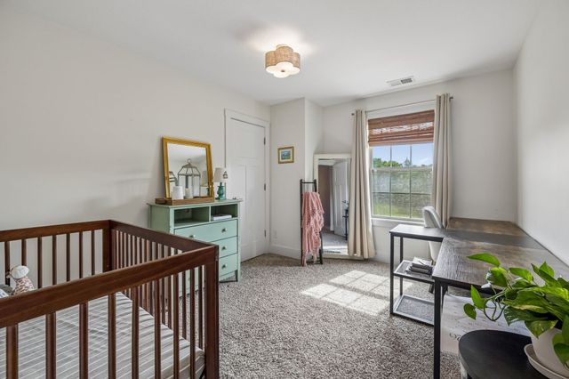 1035 Barnhill Rd, Clarksville, TN 37043