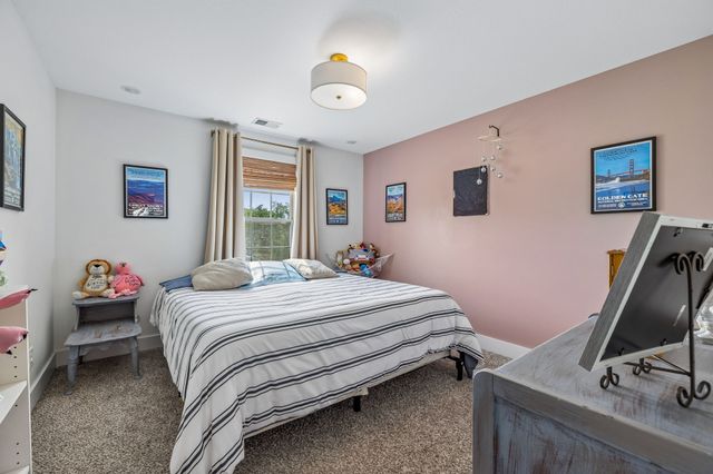 1035 Barnhill Rd, Clarksville, TN 37043