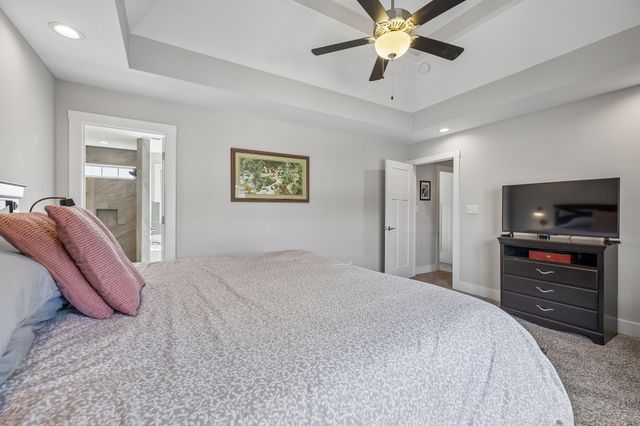 1035 Barnhill Rd, Clarksville, TN 37043