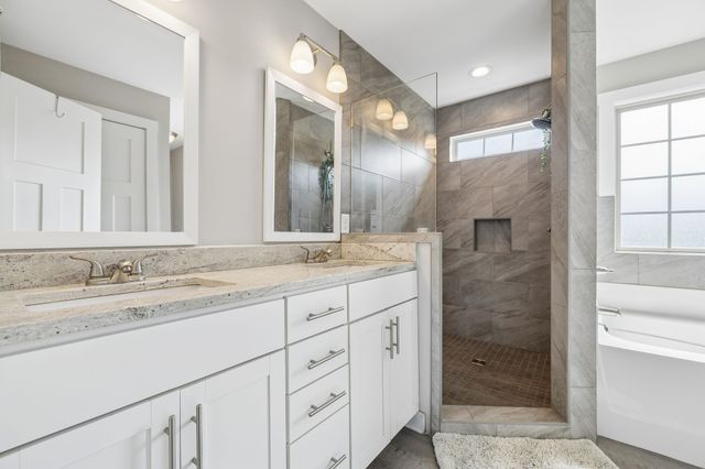 1035 Barnhill Rd, Clarksville, TN 37043