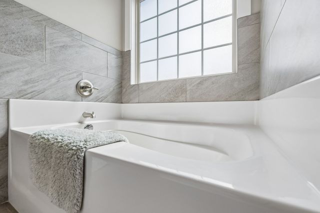 1035 Barnhill Rd, Clarksville, TN 37043