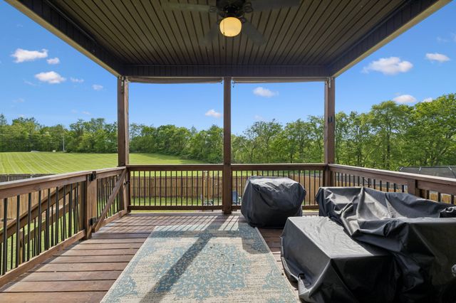 1035 Barnhill Rd, Clarksville, TN 37043