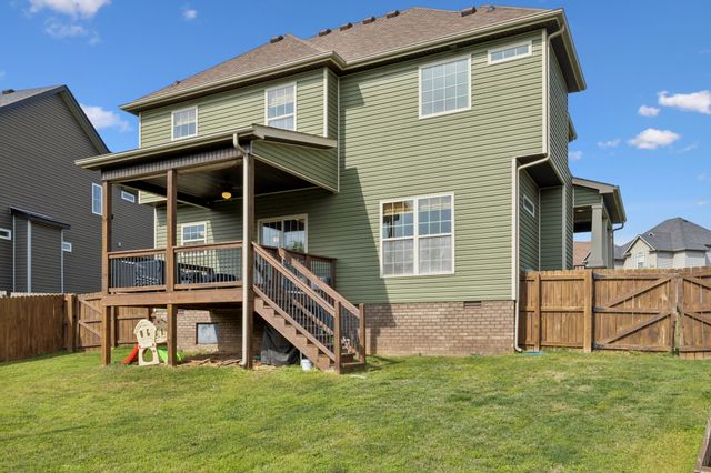 1035 Barnhill Rd, Clarksville, TN 37043