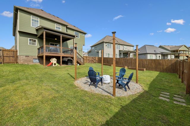 1035 Barnhill Rd, Clarksville, TN 37043