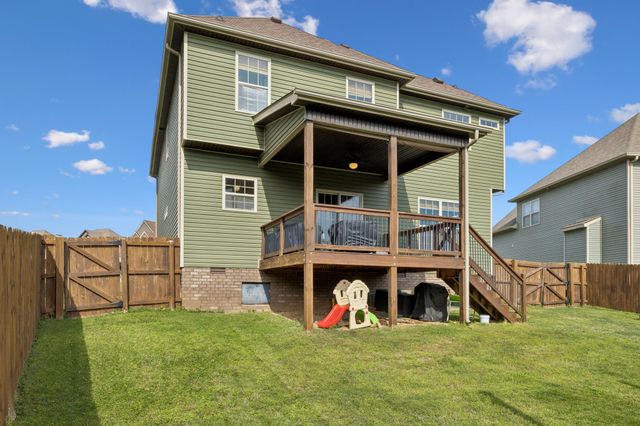 1035 Barnhill Rd, Clarksville, TN 37043