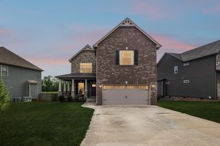 1035 Barnhill Rd, Clarksville, TN 37043