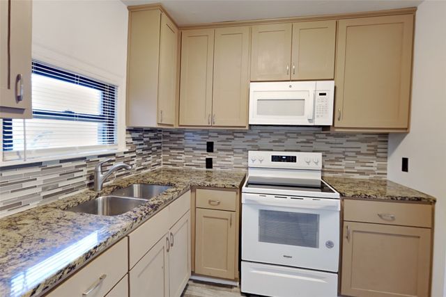 3604 Baldwin Avenue, Fort Worth, TX 76110