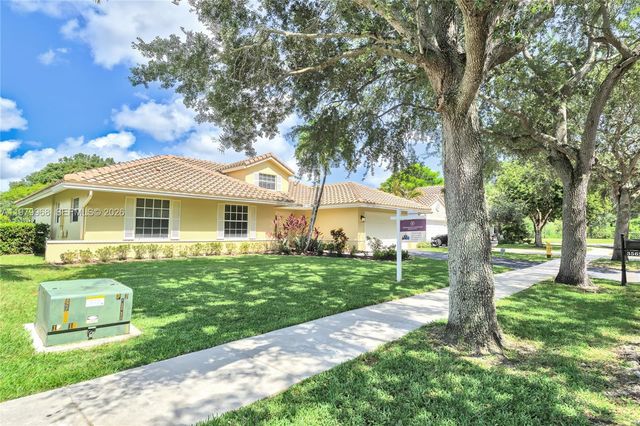 3562 W Southern Orchard Rd W, Davie, FL 33328