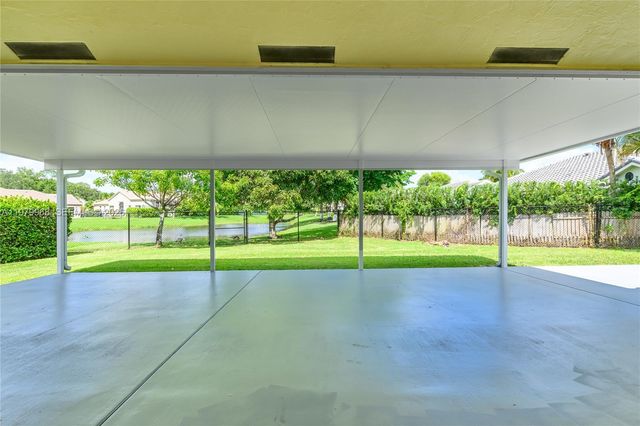 3562 W Southern Orchard Rd W, Davie, FL 33328