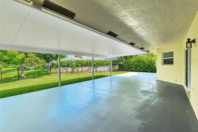 3562 W Southern Orchard Rd W, Davie, FL 33328