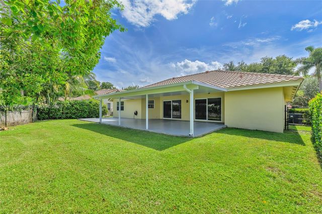 3562 W Southern Orchard Rd W, Davie, FL 33328