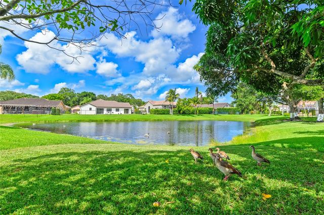 3562 W Southern Orchard Rd W, Davie, FL 33328