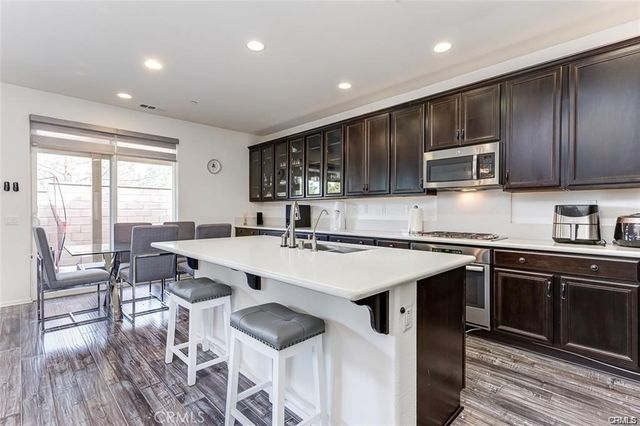 3285 Ledgewood Cir, Riverside, CA 92503