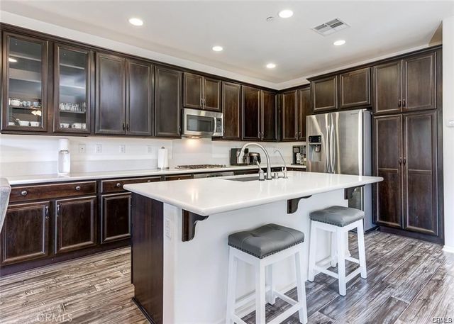 3285 Ledgewood Cir, Riverside, CA 92503