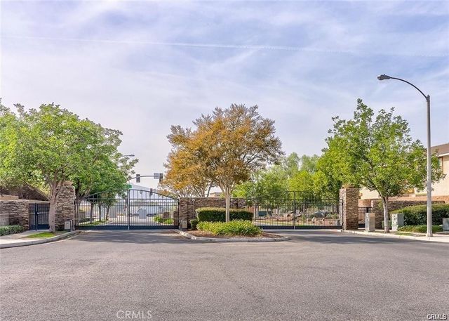 3285 Ledgewood Cir, Riverside, CA 92503
