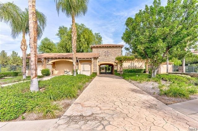 3285 Ledgewood Cir, Riverside, CA 92503