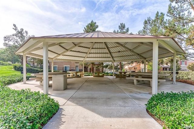 3285 Ledgewood Cir, Riverside, CA 92503