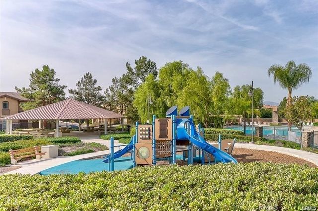 3285 Ledgewood Cir, Riverside, CA 92503