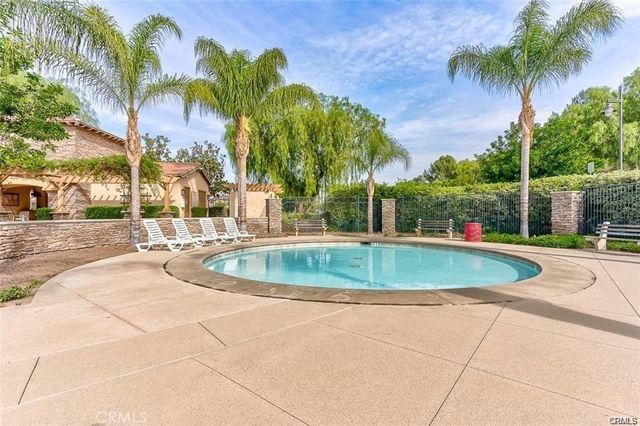 3285 Ledgewood Cir, Riverside, CA 92503