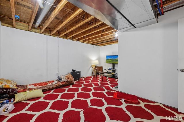 1604 Ville Gloria Lane, Hazelwood, MO 63042