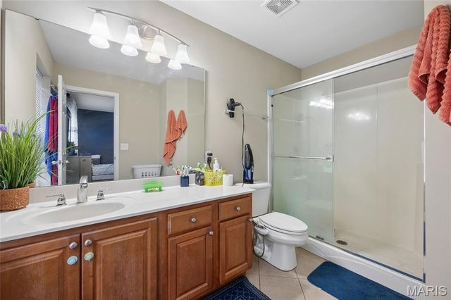 1604 Ville Gloria Lane, Hazelwood, MO 63042