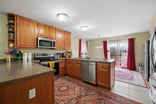 1604 Ville Gloria Lane, Hazelwood, MO 63042