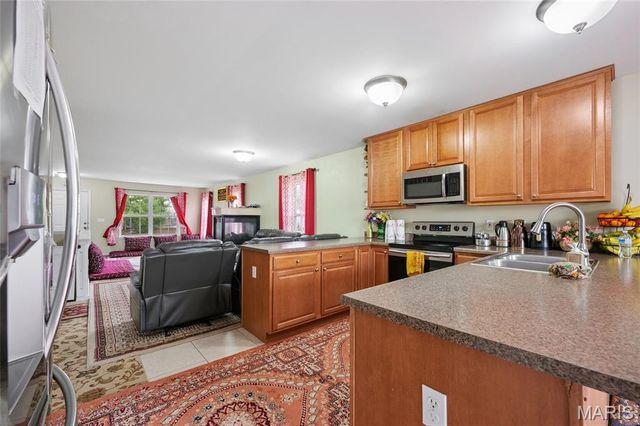 1604 Ville Gloria Lane, Hazelwood, MO 63042