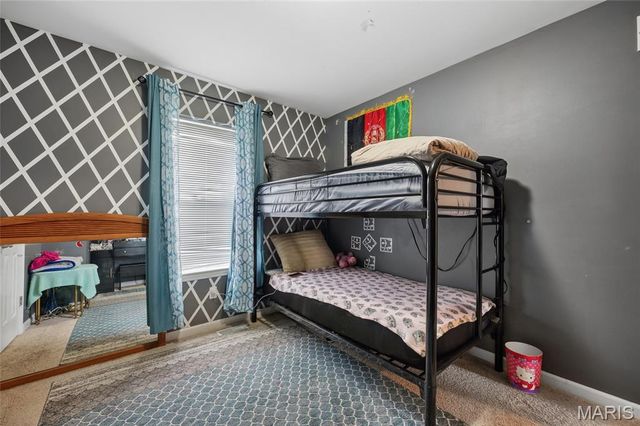 1604 Ville Gloria Lane, Hazelwood, MO 63042