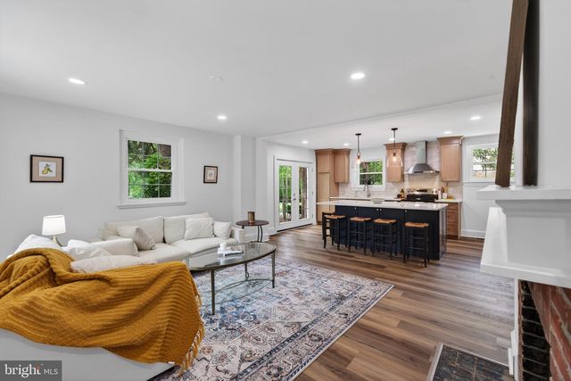 213 FILDES LN, Wallingford, PA 19086