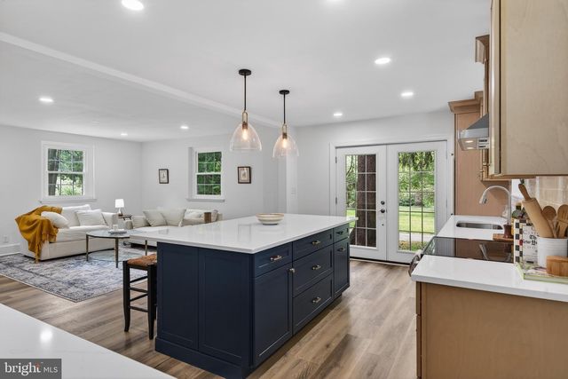 213 FILDES LN, Wallingford, PA 19086