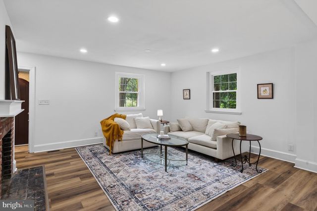 213 FILDES LN, Wallingford, PA 19086
