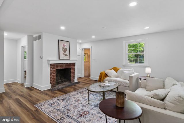 213 FILDES LN, Wallingford, PA 19086