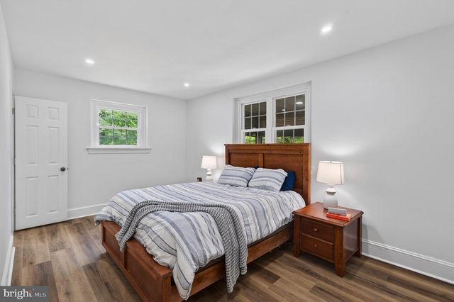 213 FILDES LN, Wallingford, PA 19086