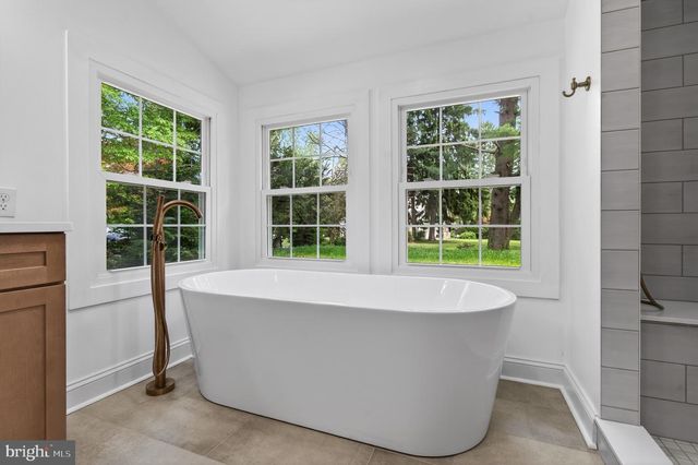 213 FILDES LN, Wallingford, PA 19086