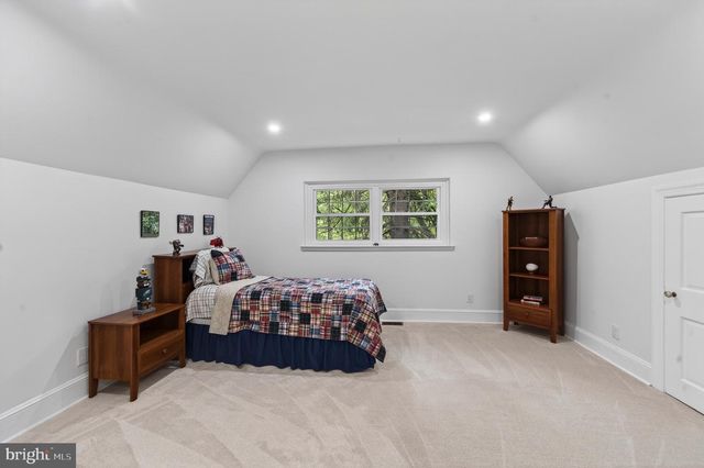 213 FILDES LN, Wallingford, PA 19086