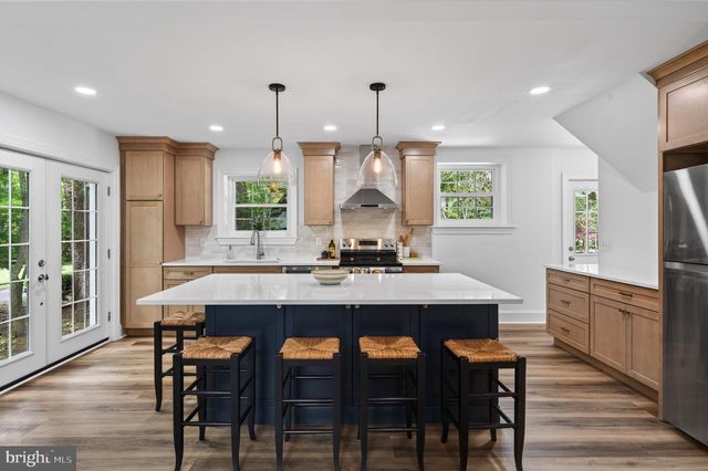 213 FILDES LN, Wallingford, PA 19086