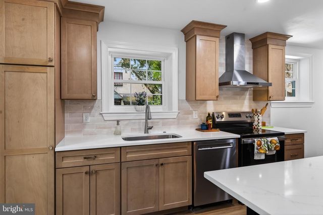 213 FILDES LN, Wallingford, PA 19086