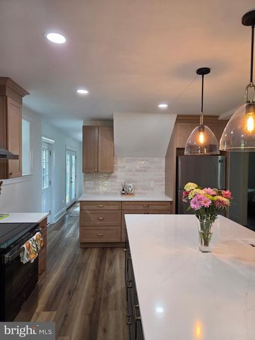 213 FILDES LN, Wallingford, PA 19086