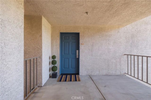 1001 La Terraza 203, Corona, CA 92879