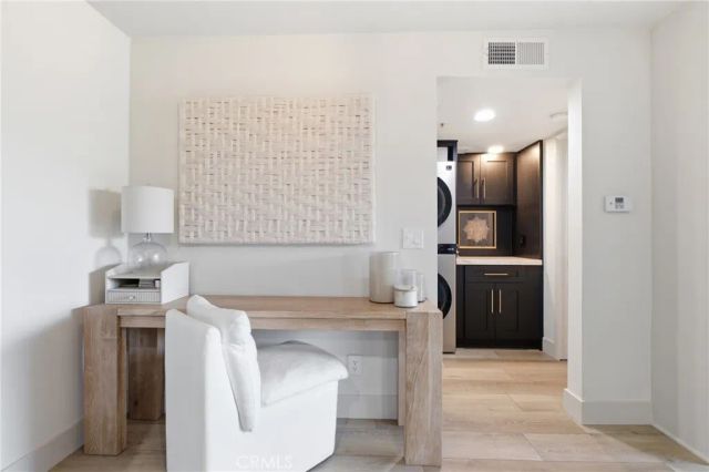1001 La Terraza 203, Corona, CA 92879